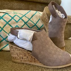 Never Wore All Tags Attached. Size 8.5 