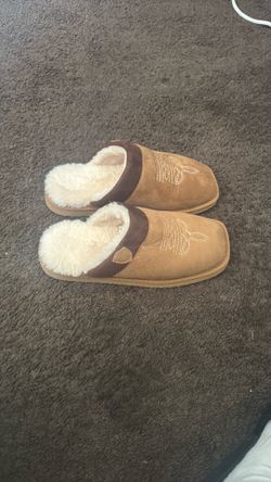 Men’s house slippers