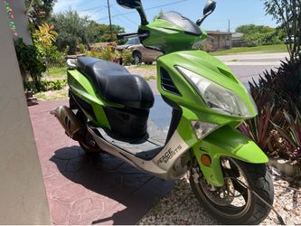 Motocicleta scooter 150 cc