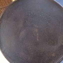 2 Cast Iron Skillets 