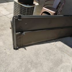 Truck Bed Cover From 2018 GMC 5.8' Bed