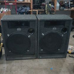 Pair Of Peavey Black Widow 1810 Two Way 400 Watts At 4 Ohms