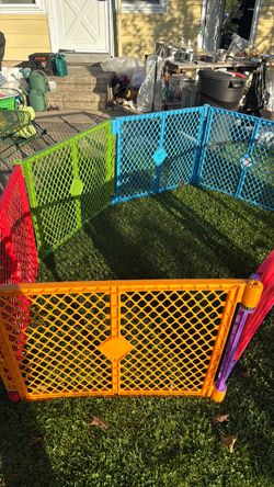 Outdoor play pen gated