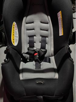 Safety 1st infant car seat with base!