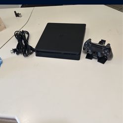 PS4  Slim With Controller And Charging Dock 