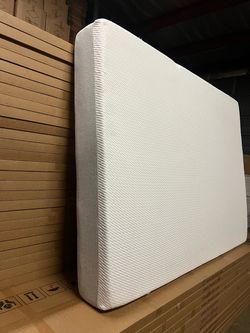 Queen Memory Foam Mattress — Soft, Supportive & Clean