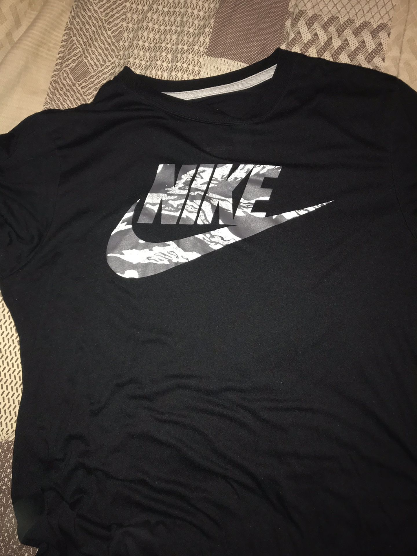 XL Camo Nike shirt
