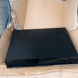 Sony HBD-DZ810 DVD Receiver.