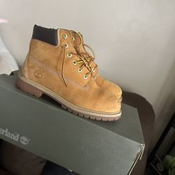 Size 3 Timberlands 
