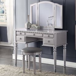 Glamorous Vanity Set W/ Stool