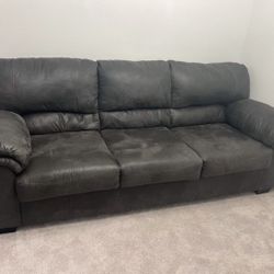 Free Black sofa In Very Good Condition