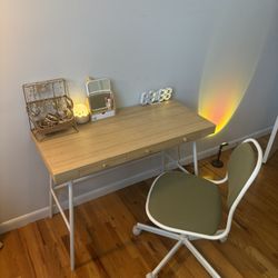 Modern Bamboo-Top Desk + Swivel Chair Set – Excellent Condition