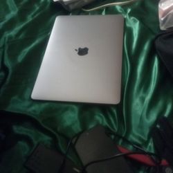Macbookpro Model:A1708