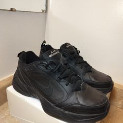 Nike Air Monarch IV Black - 415445-001 - Men's Size 11 - NO SQUEAK - Exc. Cond.