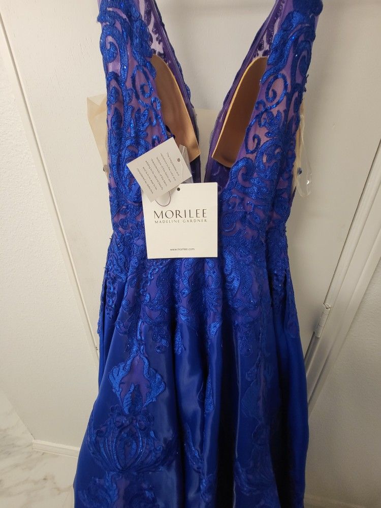 Madeline Gardner Formal Dress (prom, wedding, event) size 4P unaltered