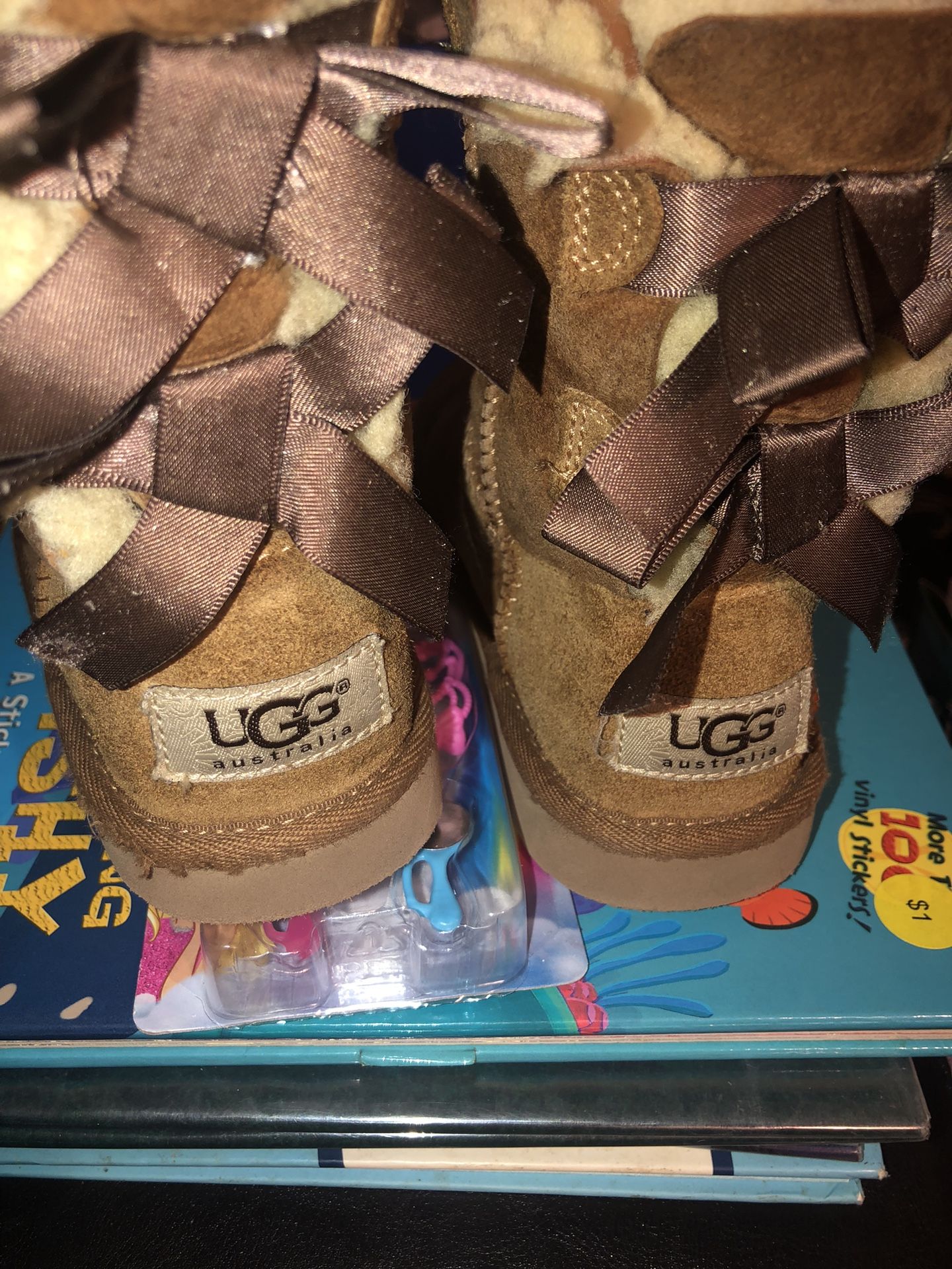 UGG Australia Little Girl Bailey II bow Boots. Size 10C