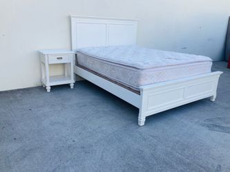 Queen Bed