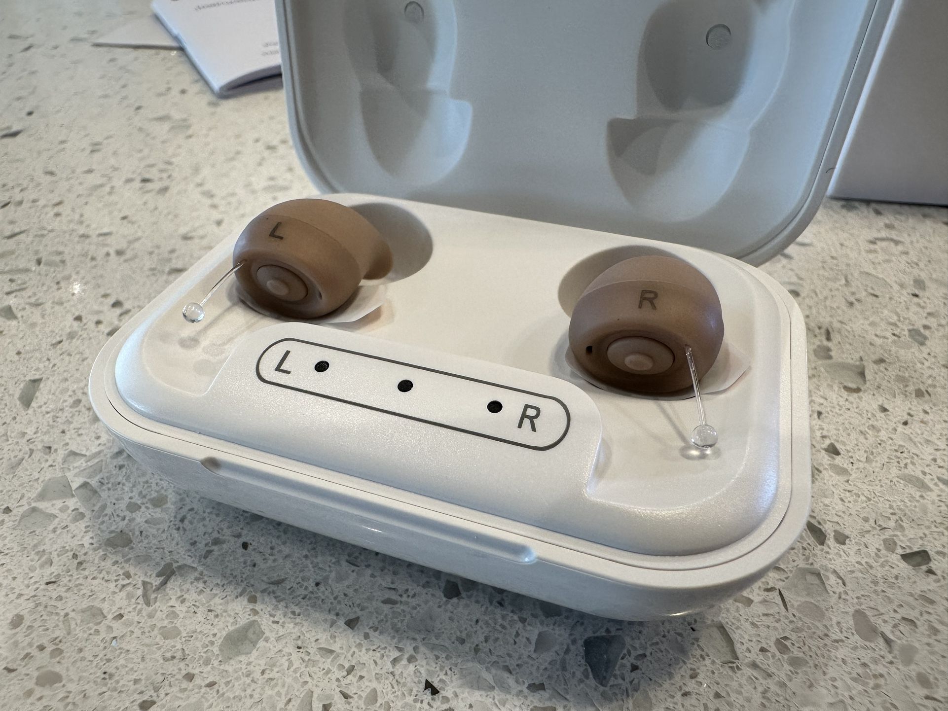 NEW Hearing Aid Amplifiers Hard Case Volume Restaurant Mode Retail $150