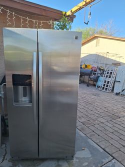 Refrigerator/ Refrigerador  for sale