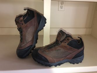 Cabelas iron toe shoes never use size 10 1/2 D