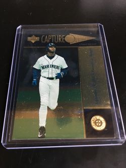 1997 Upper Deck Ken Griffey Jr capture the flag