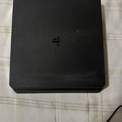 Play Station 4 Slim
