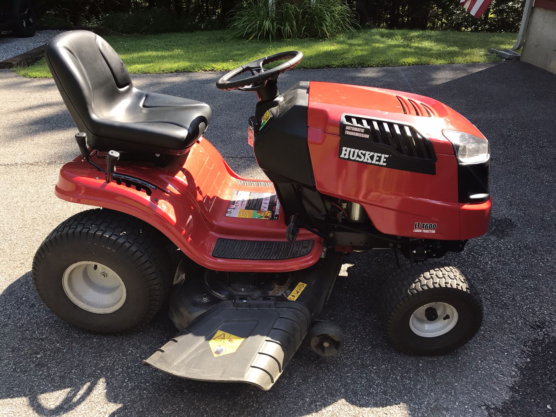 Huskee lt4200 lawn tractor.