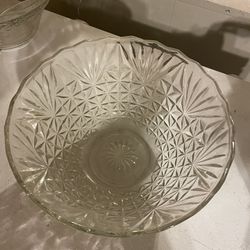 punch Bowl. $5. With The Star Design On The Outside See Picture For Full Beauty, Standard Size Punchbowl, About 6Inches High, Width 7 Inches.