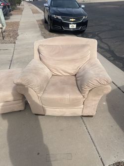 Chair With Ottoman
