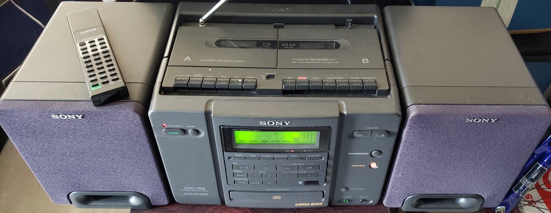 Sony Vintage Boombox CFD-768 CD Radio Cassette Detachable Speakers Mega Bass