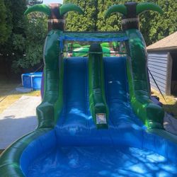 Waterslide Bounce Obstacle Course 