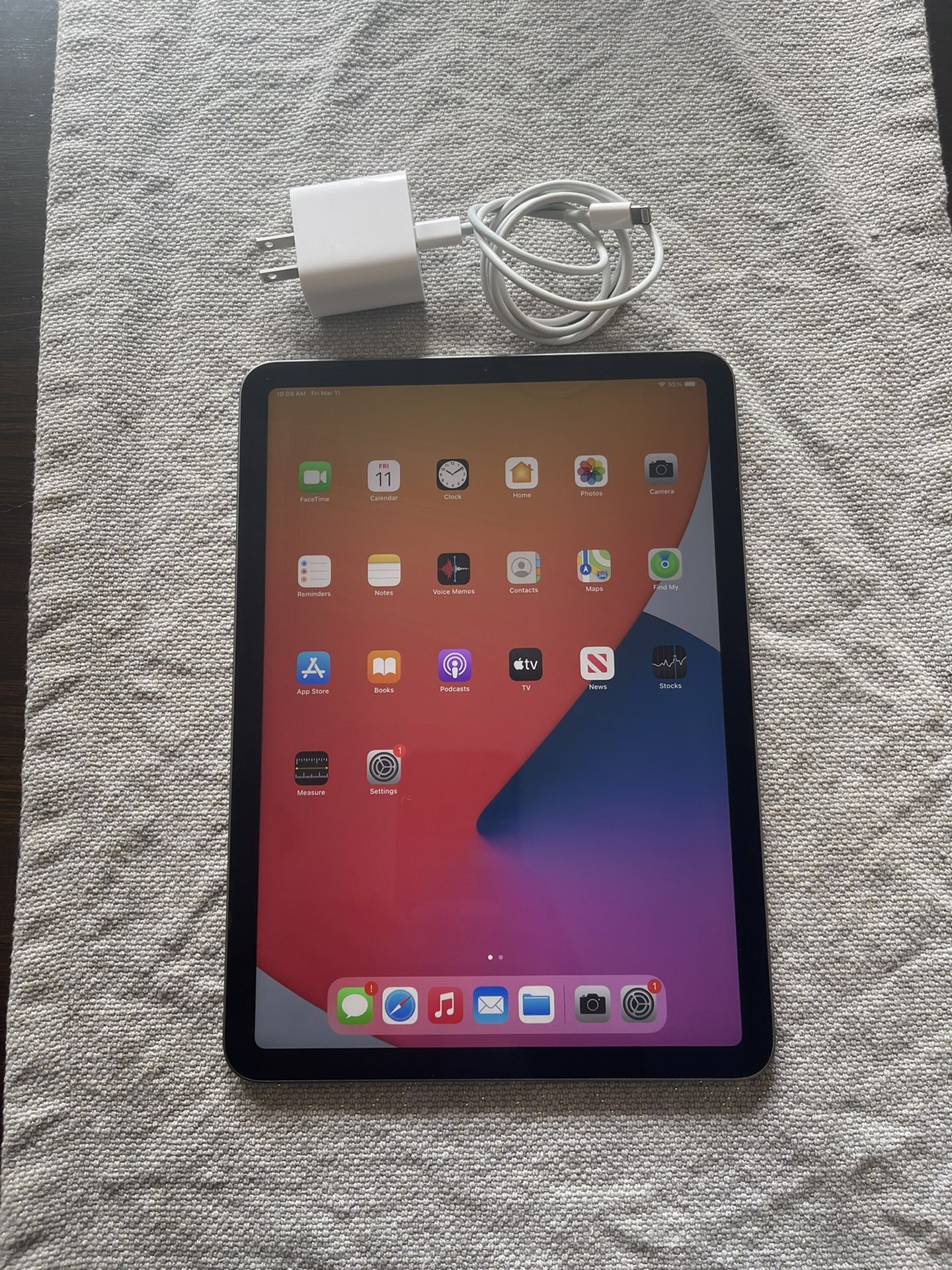 iPad Air 4-New Condition