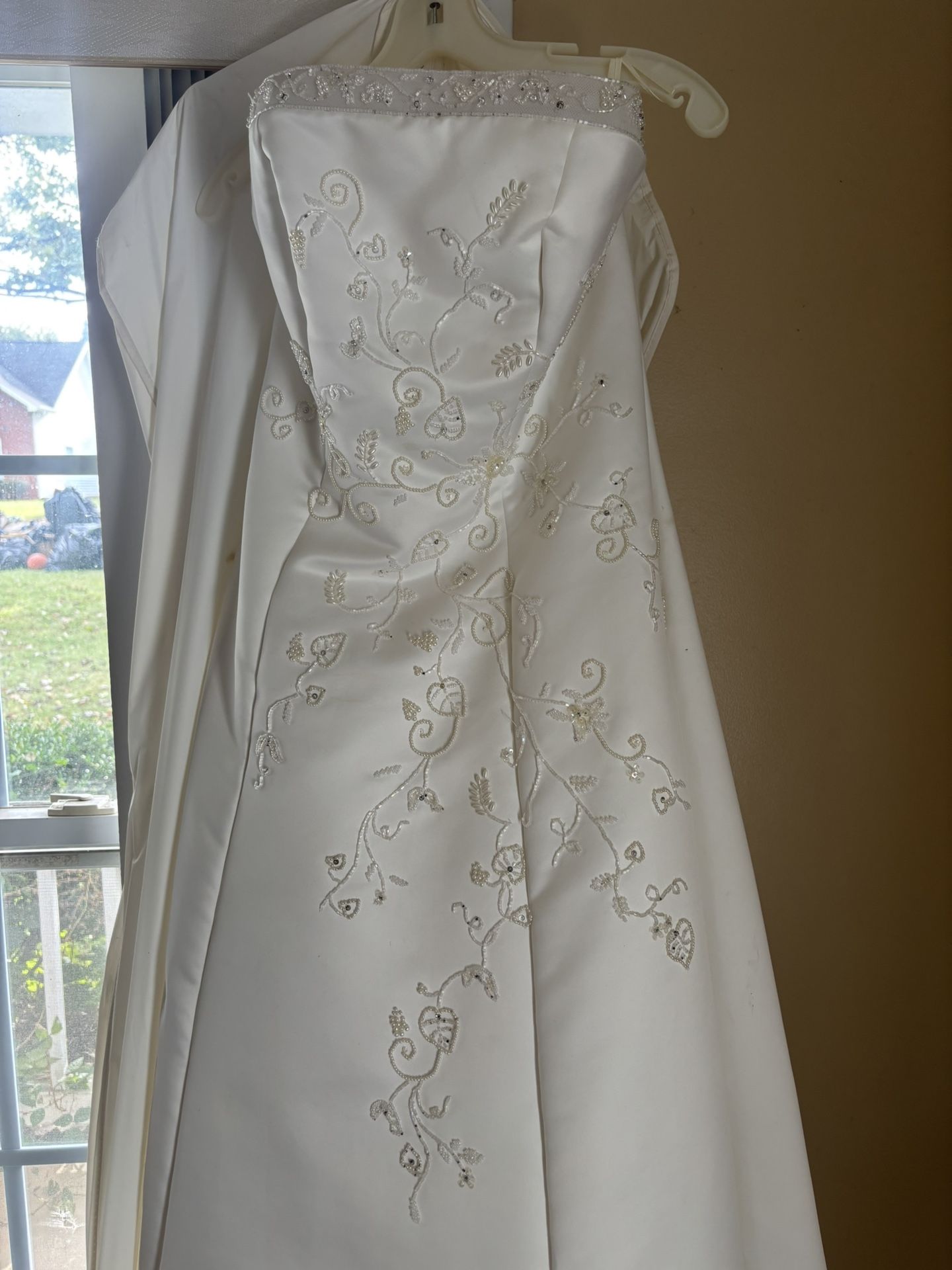 Beautiful Wedding Gown- Off White Pearl Embroidered