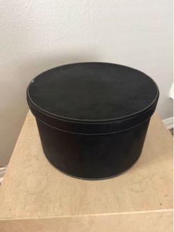 Leatherette hat box