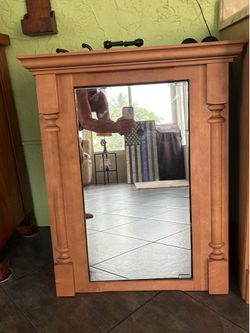 Bathroom mirrored medicine cabinet