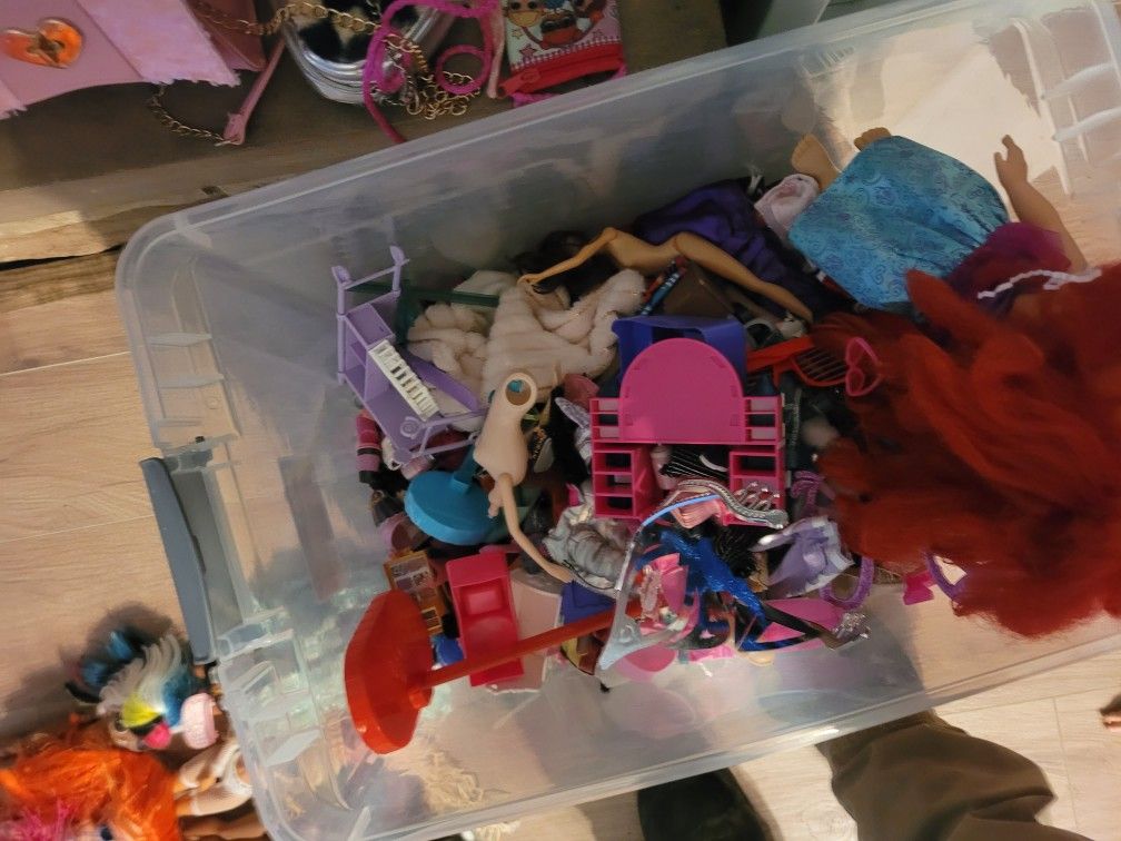 Omg Lols W/ Accessories