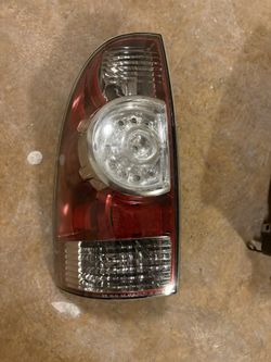 2014 Toyota Tacoma Toyota Tacoma Tail Light Passenger Right Side LED