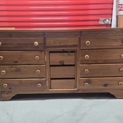 Dresser -Free