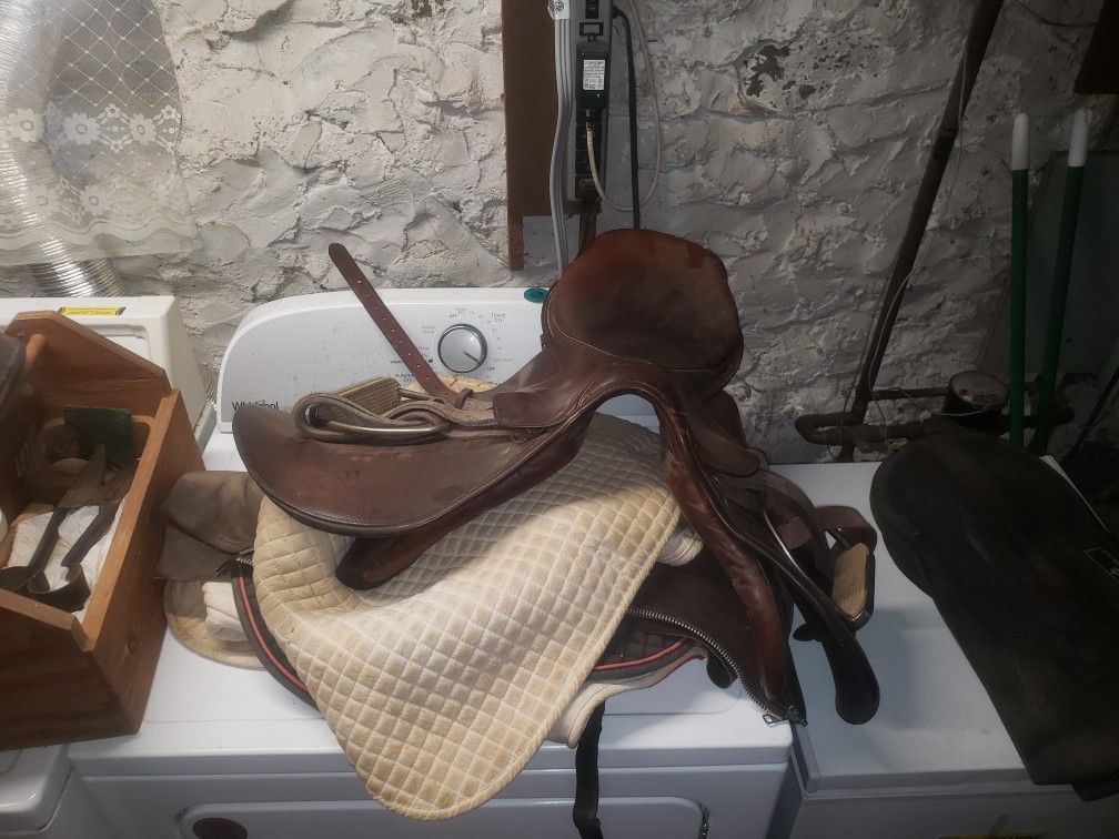 English Saddle & Other Horse Stuff ..FREE