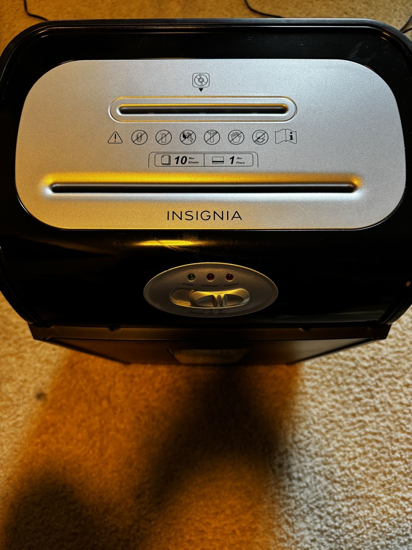 INSIGNIA Paper Shredder