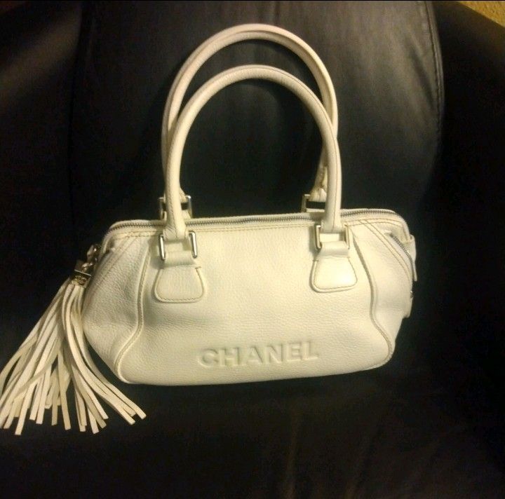 Vintage White Leather Women's Chanel Purse Handbag Made In Italy