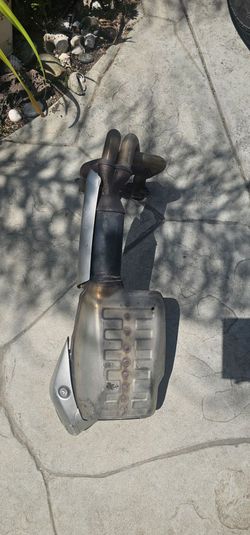 2024 Triumph Trident OEM Exhaust