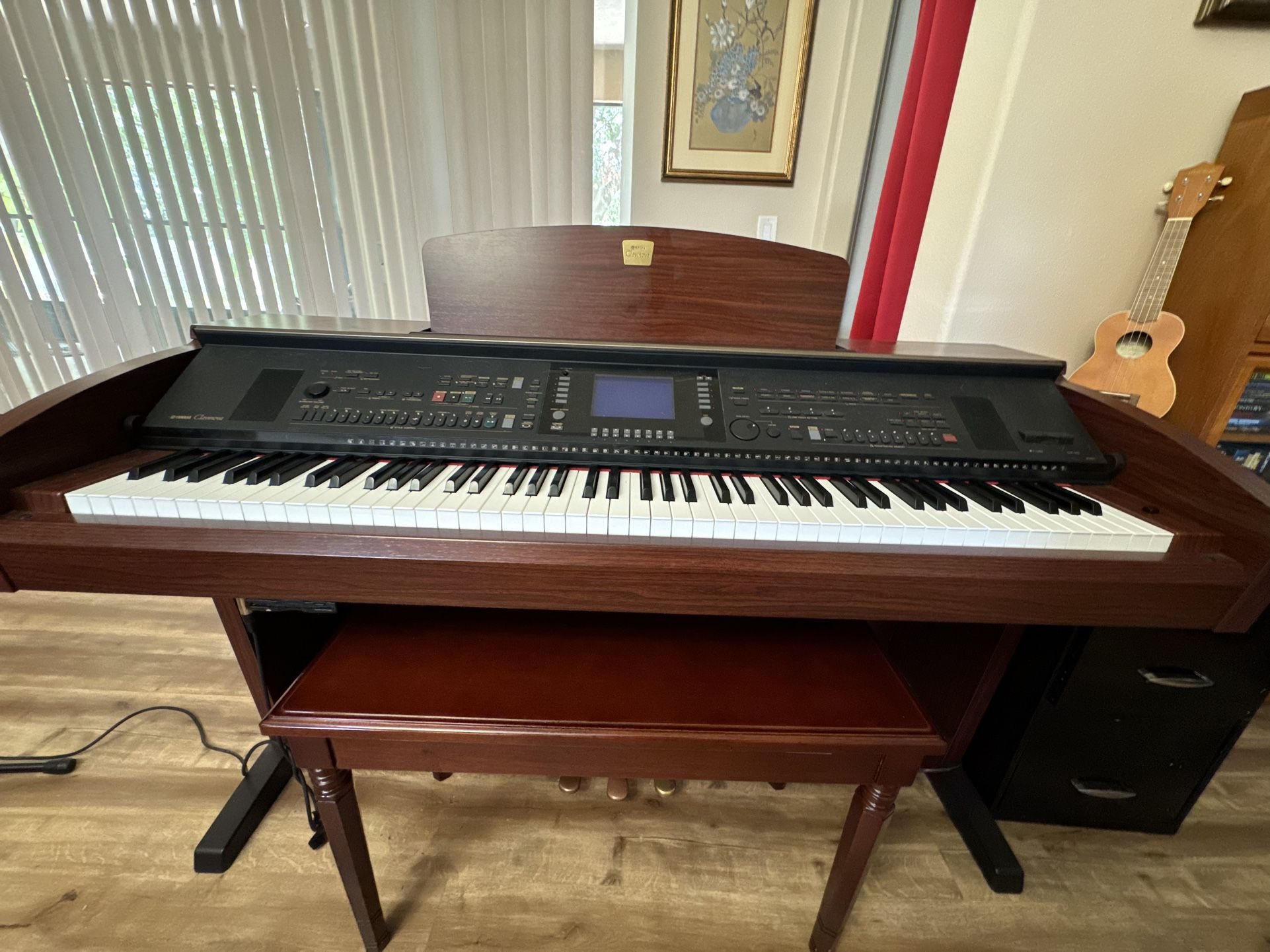 Yamaha Clavinova CVP 307 Piano Keyboard