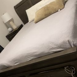 King Bed With Storage 