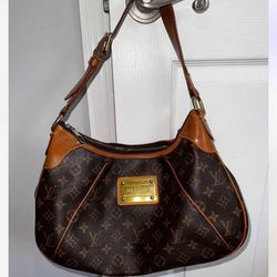 LV shoulder Bag 