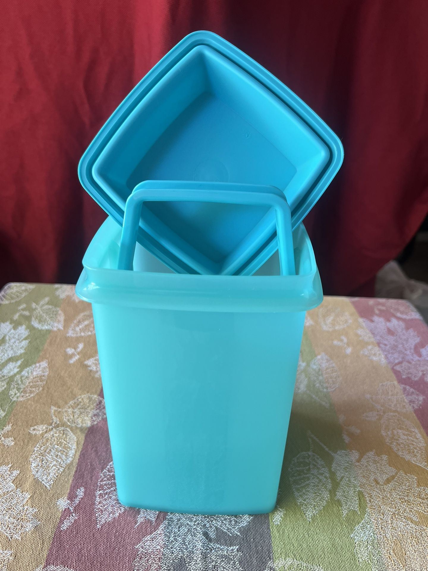 Tupperware 