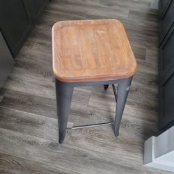 Set Of 2 Barstools Wooden Finish On Seat 