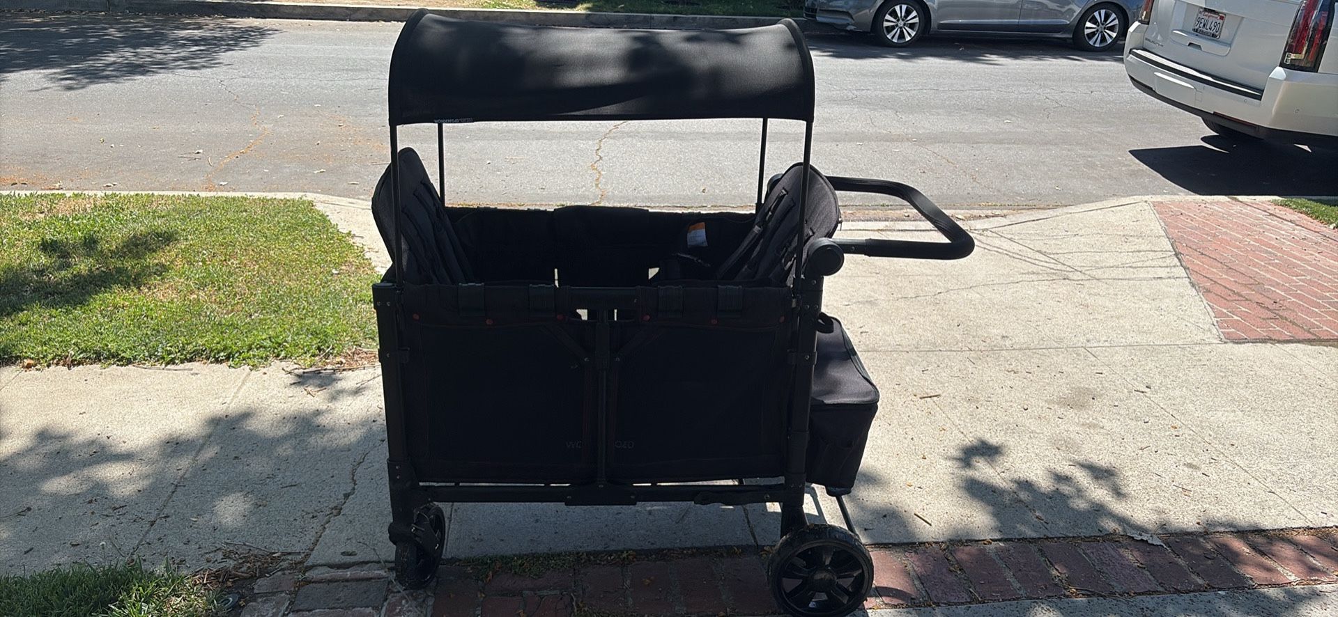 Wonderfold Wagon 4 Seatbelts Like New