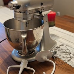 KitchenAid Artisan 5 qt Tilt Head Stand Mixer