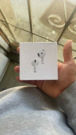 Airpods 4 with Active Noise Cancellation